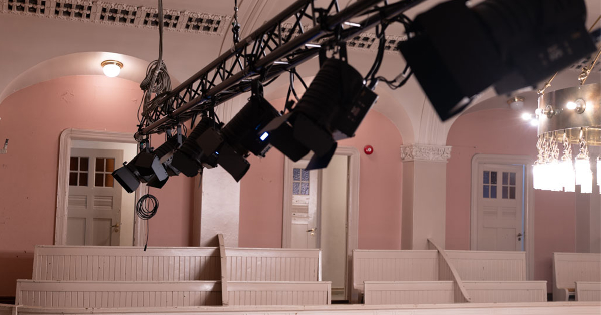 Installasjon av fast lyd- og lysutstyr på Arbeideren